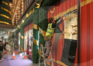 NEWS - London: Harrods bereitet sich auf Weihnachten vor
