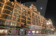 NEWS - London: Harrods bereitet sich auf Weihnachten vor