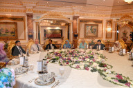 PEOPLE - Camilla und Charles werden in Brunei empfangen