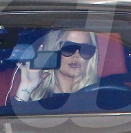 EXKLUSIV - Die Kardashians nach ihrem Weihnachtskarten Shooting in Hollywood unterwegs