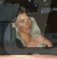 EXKLUSIV - Die Kardashians nach ihrem Weihnachtskarten Shooting in Hollywood unterwegs