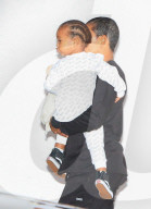PEOPLE - Klein Saint West geht mit den Kardashians zum Weihnachtskarten Shooting in Hollywood