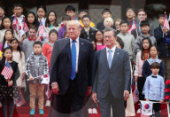 NEWS - Donald und Melania Trump auf Staatsbesuch in Südkorea