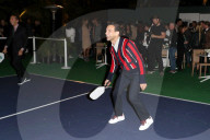 PEOPLE - Robbie Williams spielt 'Tennis' gegen Novak Djokovic an der Lacoste Party in LA