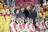 NEWS - China: Donald und Melania Trump treffen in Peking ein