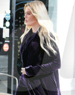 PEOPLE - Khloe Kardashian leidert wohl an Schwangerschaftsübelkeit