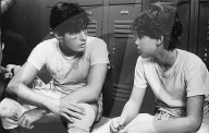 PEOPLE - Charlie Sheen und Corey Haim im Film 'Lucas'