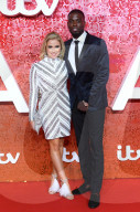 PEOPLE - Promis posieren an der ITV Gala in London