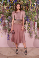PEOPLE - Promis an der Bottega Veneta 'Hand of the Artisan' Cocktail Party in London
