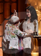 PEOPLE - Angelina Jolie mit Agnes Varda an den AMPAS Governors Awards in LA