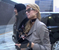 EXKLUSIV - Paris Hilton mit Chris und ihrem Hündli auf Shoppingtour
