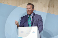 PEOPLE - Bonn: Arnold Schwarzenegger auf der Abschlussveranstaltung des Gipfel der Städte und Regionen 