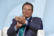 PEOPLE - Bonn: Arnold Schwarzenegger auf der Abschlussveranstaltung des Gipfel der Städte und Regionen 