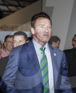 PEOPLE - Bonn: Arnold Schwarzenegger auf der Abschlussveranstaltung des Gipfel der StÃ¤dte und Regionen 
