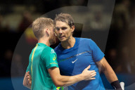 PEOPLE - Tennis ATP Finals: Rafael Nadal gibt nach dem Match gegen David Goffin auf