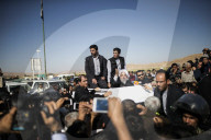 NEWS - Erdbeben in Iran: Menschen sitzen auf der Strasse