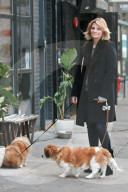 PEOPLE - Mischa Barton führt ihre Hunde Gassi in Manhattan