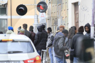 NEWS - Italien: Wegen überfüllten Camps hausen Flüchtlinge unter Hochstrassen