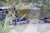 NEWS - Italien: Wegen überfüllten Camps hausen Flüchtlinge unter Hochstrassen