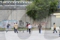 NEWS - Italien: Wegen überfüllten Camps hausen Flüchtlinge unter Hochstrassen