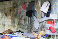 NEWS - Italien: Wegen überfüllten Camps hausen Flüchtlinge unter Hochstrassen