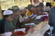 REPORTAGE - Alltag der Rohingya im Flüchtlingscamp in Bangladesch