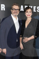 PEOPLE - Promis an der 'Darkest Hour' Premiere in New York