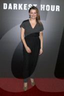 PEOPLE - Promis an der 'Darkest Hour' Premiere in New York