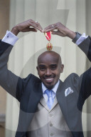 PEOPLE - Mo Farah ist nun ein britischer Ritter
