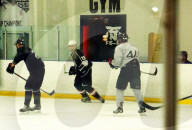 PEOPLE - Selena Gomez begleitet Justin Bieber zum Eishockeytraining