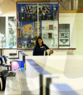 PEOPLE - Selena Gomez begleitet Justin Bieber zum Eishockeytraining