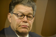 NEWS - US-Demokrat Al Franken entschuldigt sich nach Belästiungsvorwürfen