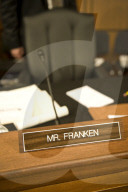 NEWS - US-Demokrat Al Franken entschuldigt sich nach Belästiungsvorwürfen