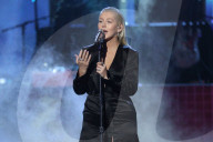PEOPLE - American Music Awards: Christina Aguilera ehrt Withney Houston
