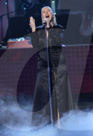 PEOPLE - American Music Awards: Christina Aguilera ehrt Withney Houston