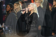 PEOPLE - American Music Awards: Christina Aguilera ehrt Withney Houston