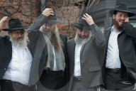 NEWS - Brooklyn: Gruppenfoto mit Orthodoxen Rabbiner