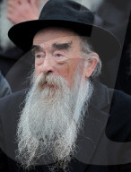 NEWS - Brooklyn: Gruppenfoto mit Orthodoxen Rabbiner