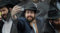 NEWS - Brooklyn: Gruppenfoto mit Orthodoxen Rabbiner