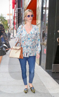 PEOPLE - Paris Hilton geht mit ihrer schwangeren Schwester Nicky einkaufen in Beverly Hills