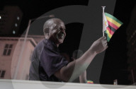 NEWS - Simbabwe feiert Mugabes RÃ¼cktritt