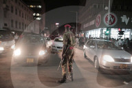 NEWS - Simbabwe feiert Mugabes Rücktritt