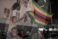 NEWS - Simbabwe feiert Mugabes RÃ¼cktritt