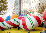 FEATURE - Vorbereitungen für Macy's  grosse Thanksgiving-Parade in NYC