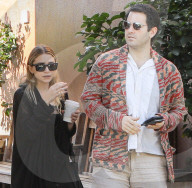 PEOPLE - Ashley Olsen verlässt mit ihrem neuen Freund das Café in Brentwood