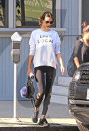 PEOPLE - Alessandra Ambrosio verlässt das Gym in Brentwood