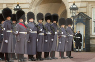 NEWS - Buckingham Palast wird erstmals von Matrosen bewacht