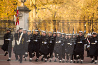 NEWS - Buckingham Palast wird erstmals von Matrosen bewacht