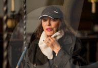 PEOPLE - Joan Collins demonstriert mit Tochter Tara in Bristol