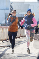 PEOPLE - Jennifer Lopez und Vanessa Hudgens joggen auf dem Filmset